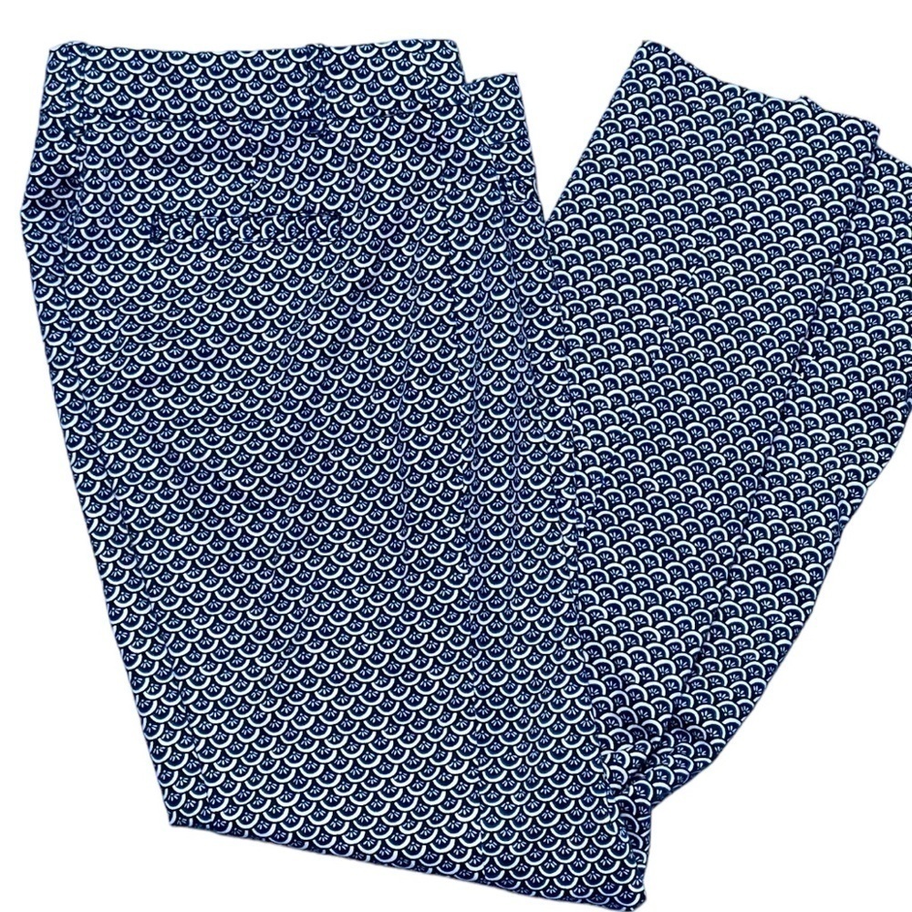 Brooks Brothers, Natalie fit Blue, Black & White Scalloped Print size 2 EUC